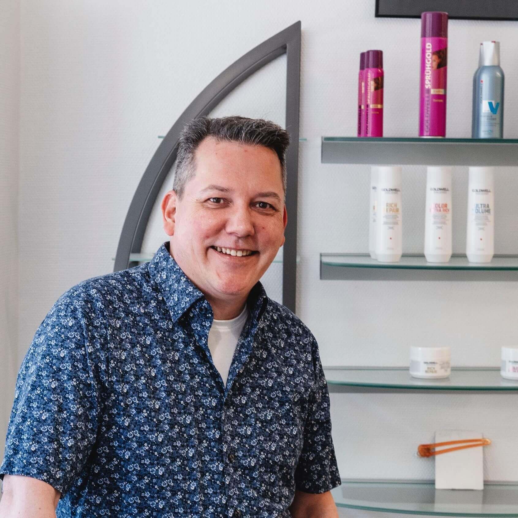 Ralf Kutscherawi-Ponty, Friseurmeister in Hamburg-Borgfelde